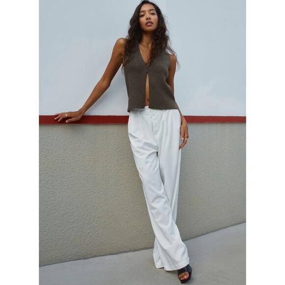 Main Character Rib Sweater Vest - Picture 2 of 5